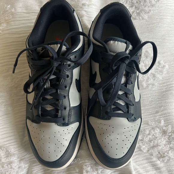 Nike Georgetown Dunks - Picture 2 of 3